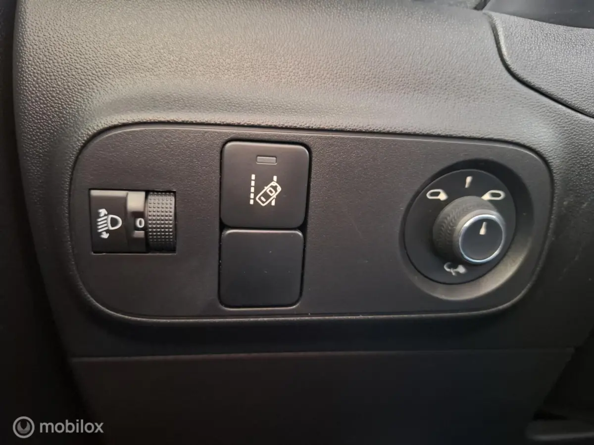 1.2 PureTech AUTOMAAT | PARK. SENSOR | CARPLAY | NAVI - RIJKLAARPRIJS