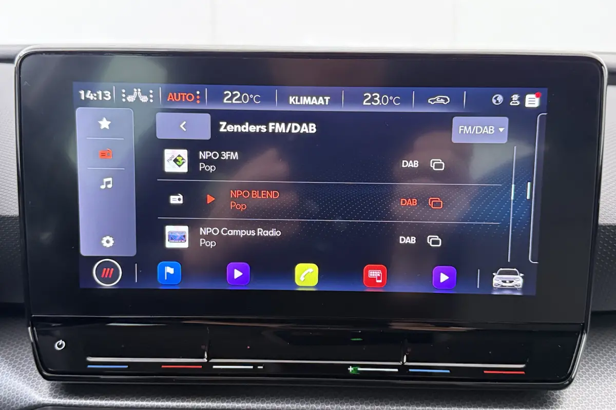 150 PK Aut. Hybrid Style+ Camera Adap.Cruise Carplay