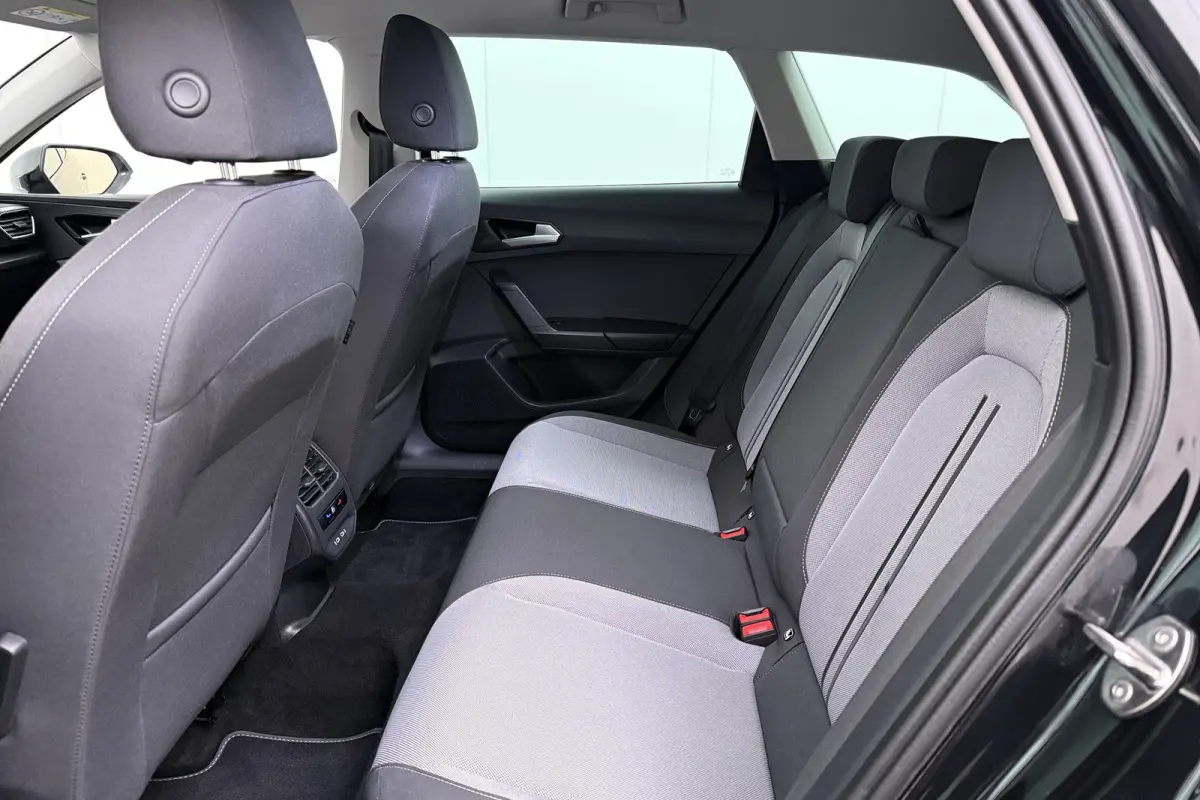 150 PK Aut. Hybrid Style+ Camera Adap.Cruise Carplay