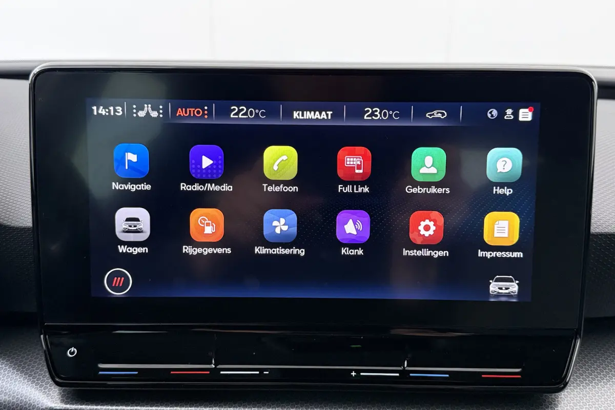 150 PK Aut. Hybrid Style+ Camera Adap.Cruise Carplay