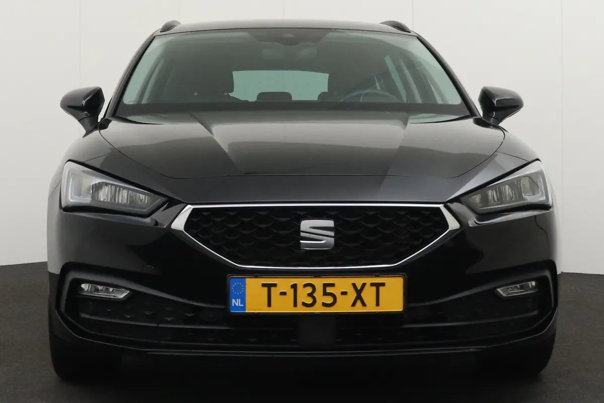 150 PK Aut. Hybrid Style+ Camera Adap.Cruise Carplay