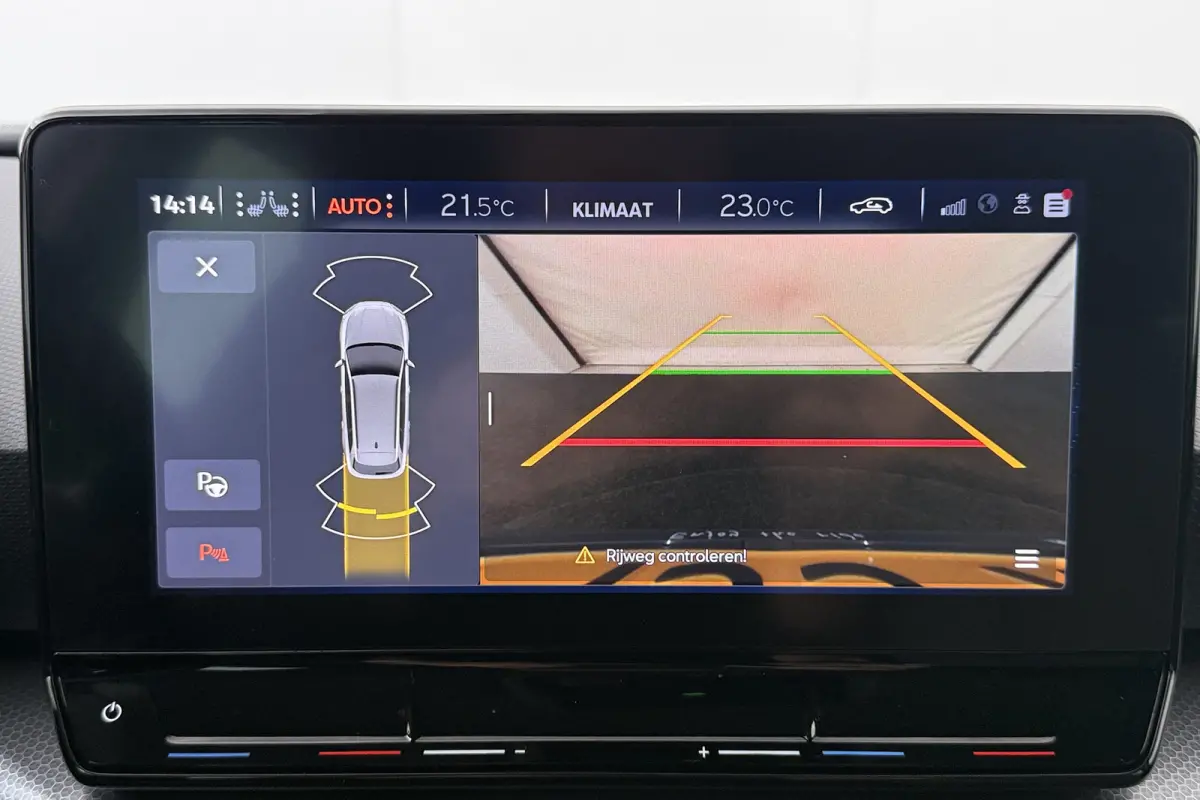 150 PK Aut. Hybrid Style+ Camera Adap.Cruise Carplay