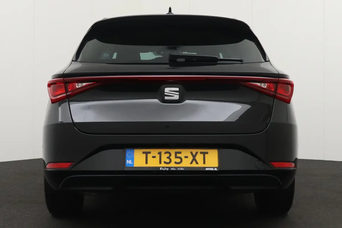 150 PK Aut. Hybrid Style+ Camera Adap.Cruise Carplay