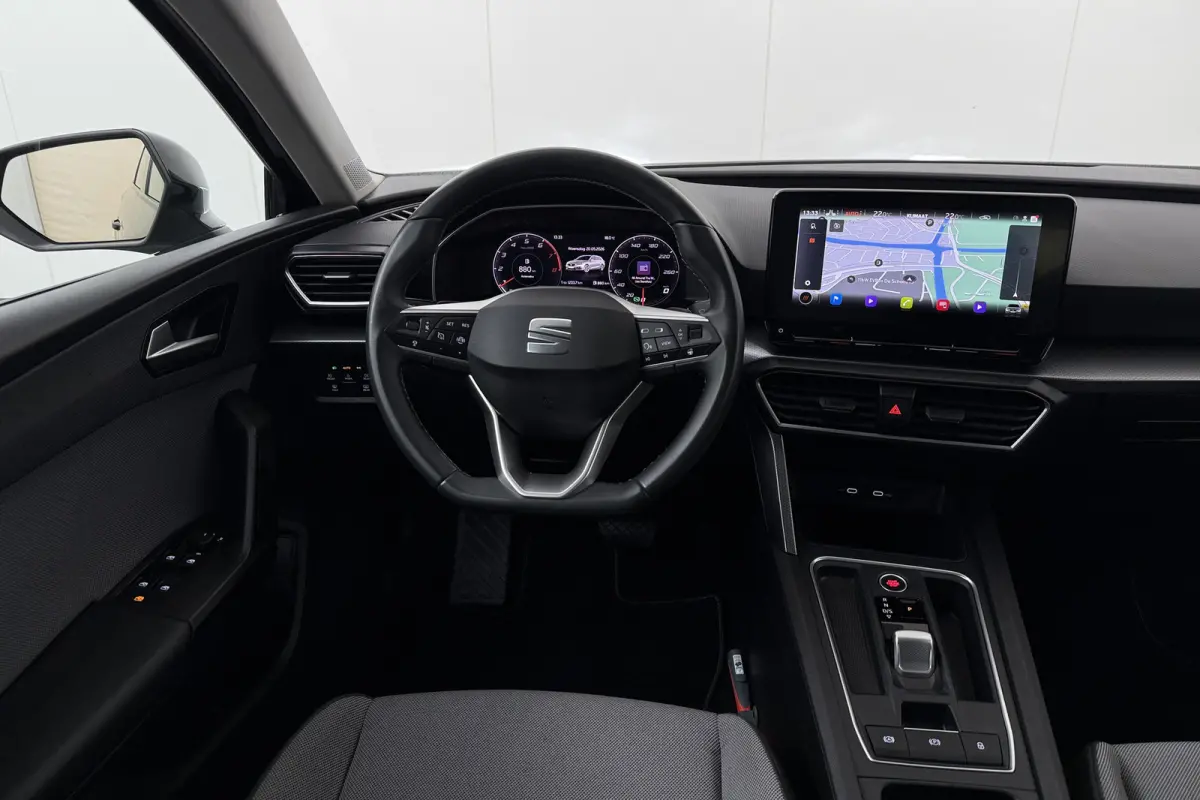 150 PK Aut. Hybrid Style+ Camera Adap.Cruise Carplay