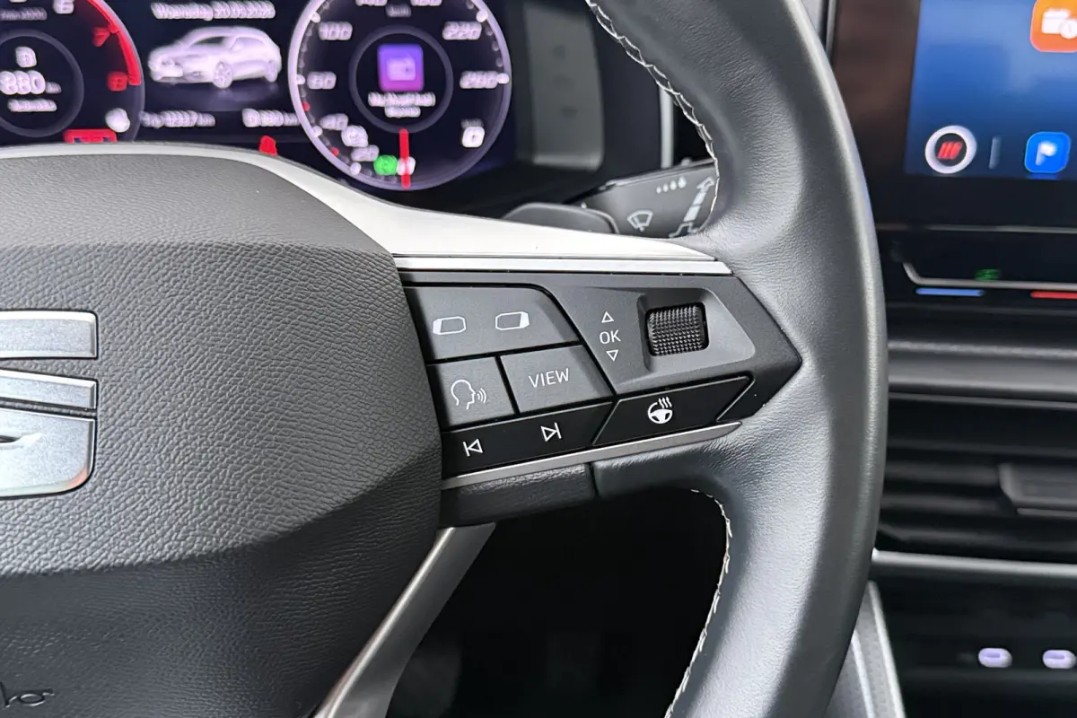 150 PK Aut. Hybrid Style+ Camera Adap.Cruise Carplay