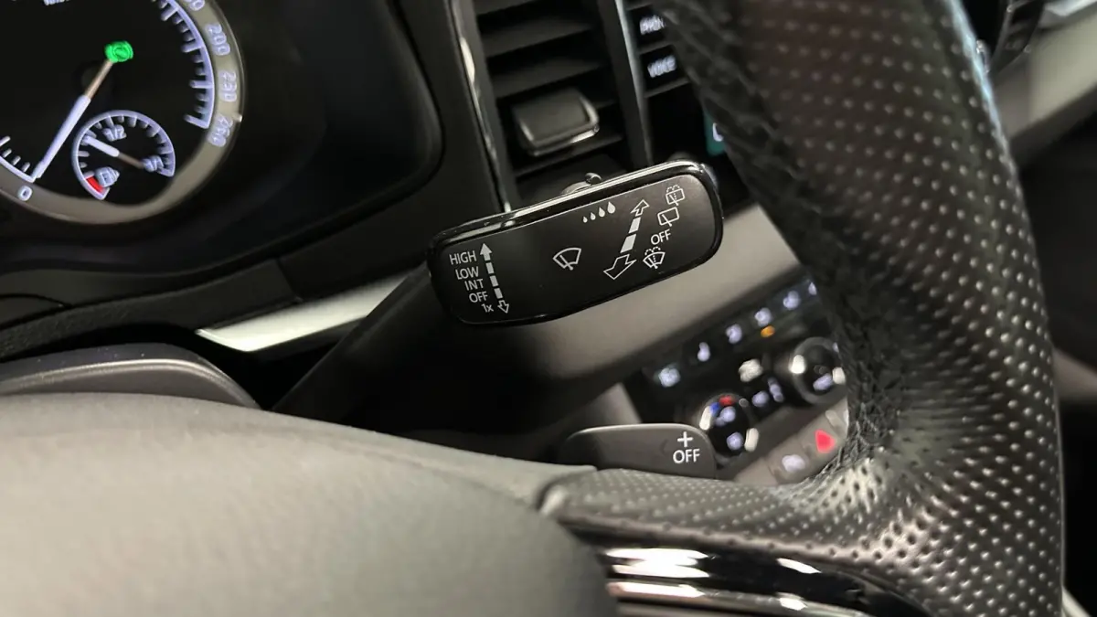 1.5 TSI ACT Style Business PANO TREKHAAK CARPLAY CRUISE NAVI.
