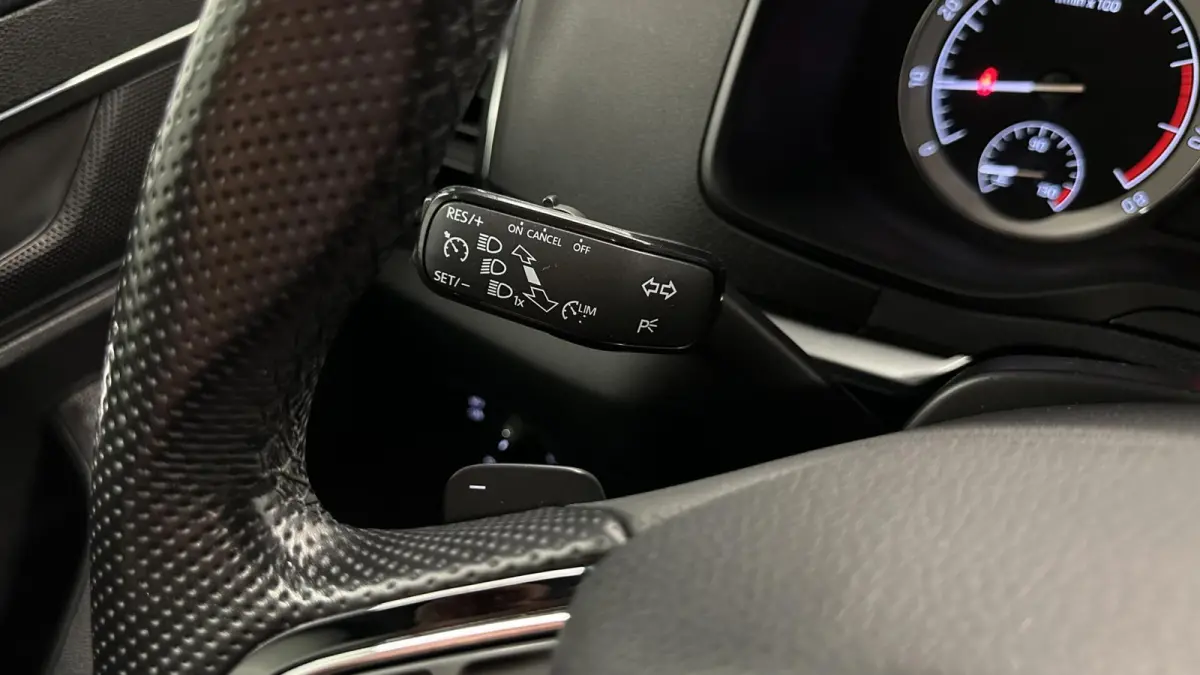 1.5 TSI ACT Style Business PANO TREKHAAK CARPLAY CRUISE NAVI.