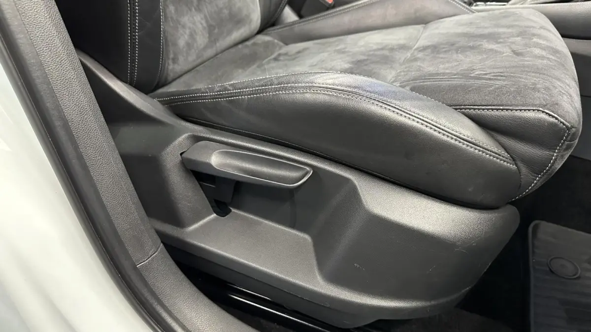 1.5 TSI ACT Style Business PANO TREKHAAK CARPLAY CRUISE NAVI.