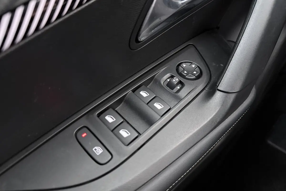 Allure Hybrid 145 PK Aut. Half-Leder Climate Carplay DAB