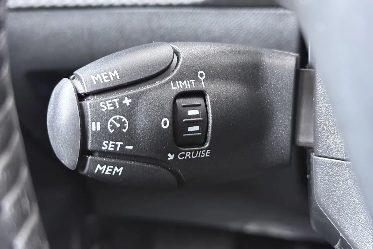 Allure Hybrid 145 PK Aut. Half-Leder Climate Carplay DAB