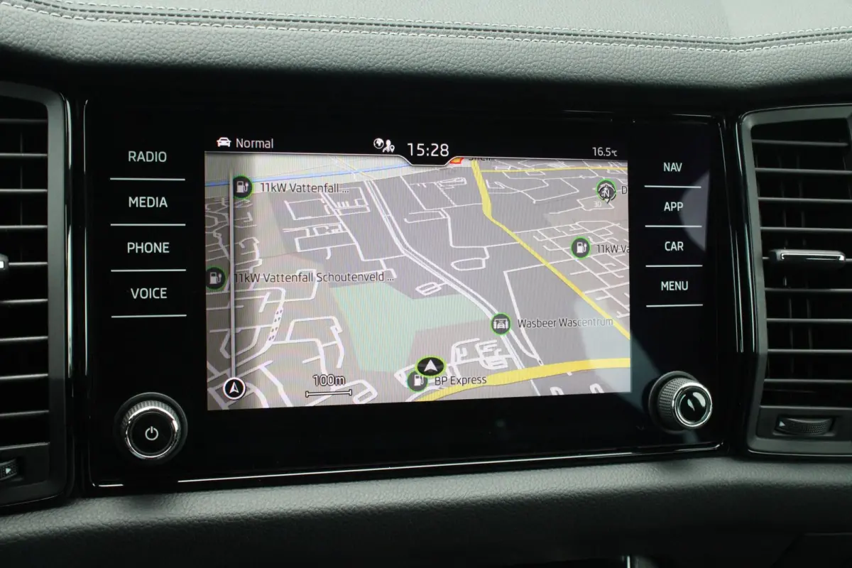 1.5 TSI 150pk DSG Sportline Business | Stoelverwarming | Adaptive Cruise | Bestuurdersstoel Elektrisch | Trekhaak Wegklapbaar | Keyless