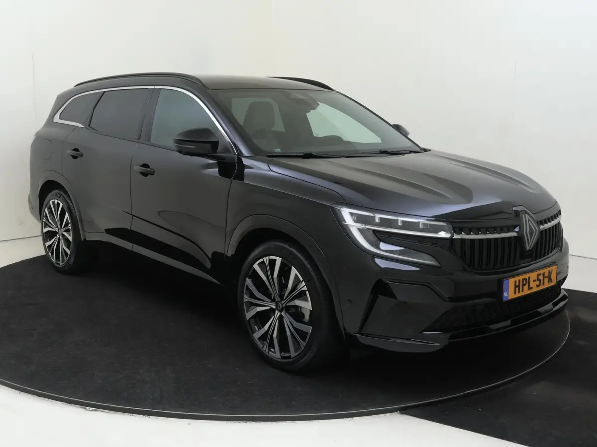 E-Tech full hybrid 200 PK iconic 7p. | Pack Advanced Drive Assist | Pack Harman Kardon premium sound | Apple Carplay/Android  | cruise control adaptief | dodehoekdetectie met correctie | ele