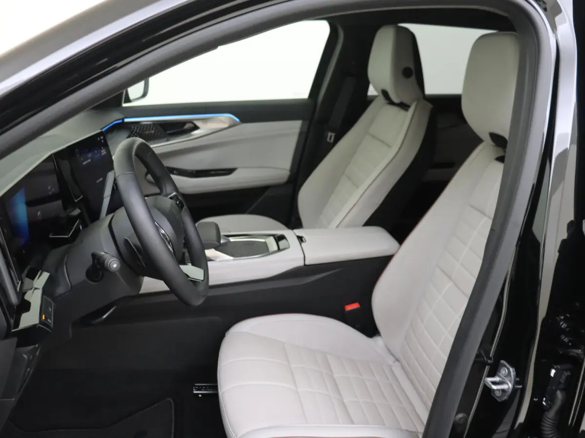 E-Tech full hybrid 200 PK iconic 7p. | Pack Advanced Drive Assist | Pack Harman Kardon premium sound | Apple Carplay/Android  | cruise control adaptief | dodehoekdetectie met correctie | ele