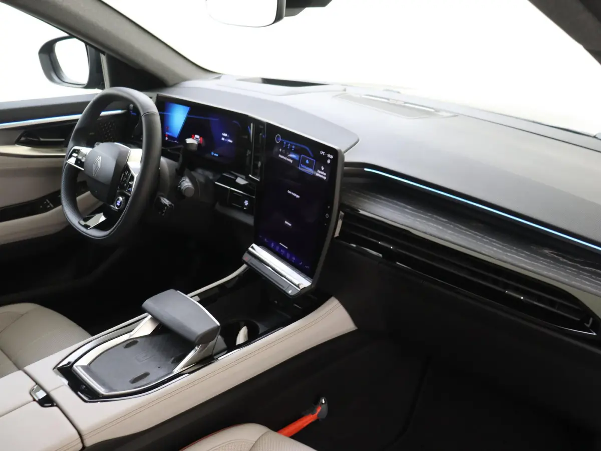 E-Tech full hybrid 200 PK iconic 7p. | Pack Advanced Drive Assist | Pack Harman Kardon premium sound | Apple Carplay/Android  | cruise control adaptief | dodehoekdetectie met correctie | ele