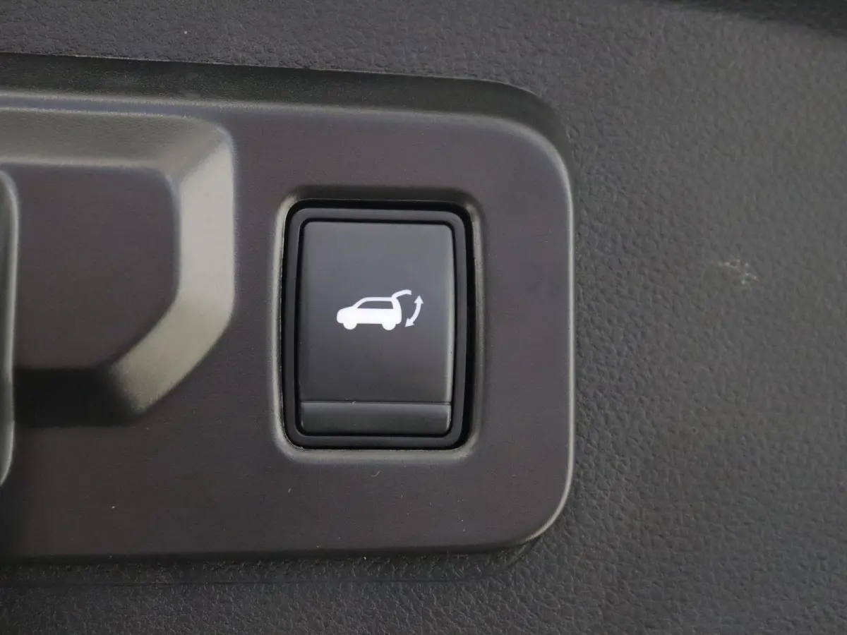 E-Tech full hybrid 200 PK iconic 7p. | Pack Advanced Drive Assist | Pack Harman Kardon premium sound | Apple Carplay/Android  | cruise control adaptief | dodehoekdetectie met correctie | ele