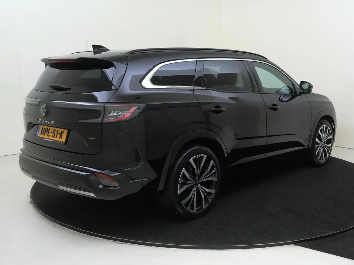 E-Tech full hybrid 200 PK iconic 7p. | Pack Advanced Drive Assist | Pack Harman Kardon premium sound | Apple Carplay/Android  | cruise control adaptief | dodehoekdetectie met correctie | ele