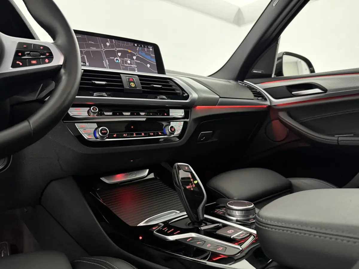 xDrive30e High Executive M-Sport | Pano | Virtual | H/K | 360° | HuD | Memory | Sfeer | Carplay | Cruise | NAP