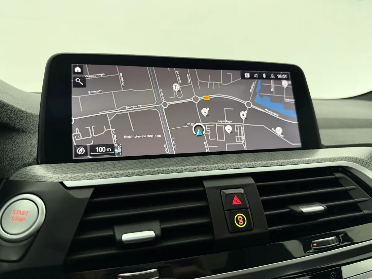 xDrive30e High Executive M-Sport | Pano | Virtual | H/K | 360° | HuD | Memory | Sfeer | Carplay | Cruise | NAP