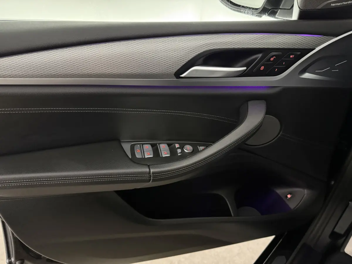 xDrive30e High Executive M-Sport | Pano | Virtual | H/K | 360° | HuD | Memory | Sfeer | Carplay | Cruise | NAP