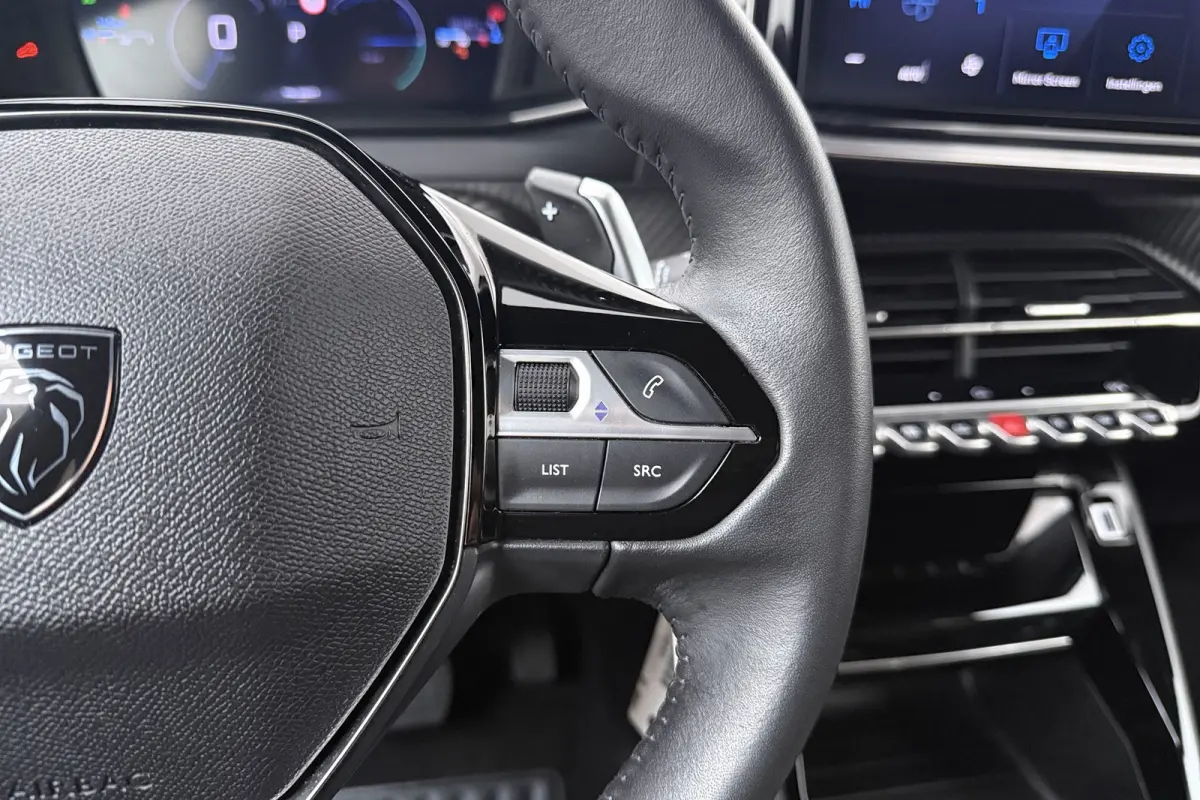 1.2 Aut. Hybrid Allure Half-Leder Carplay DAB 17' LMV