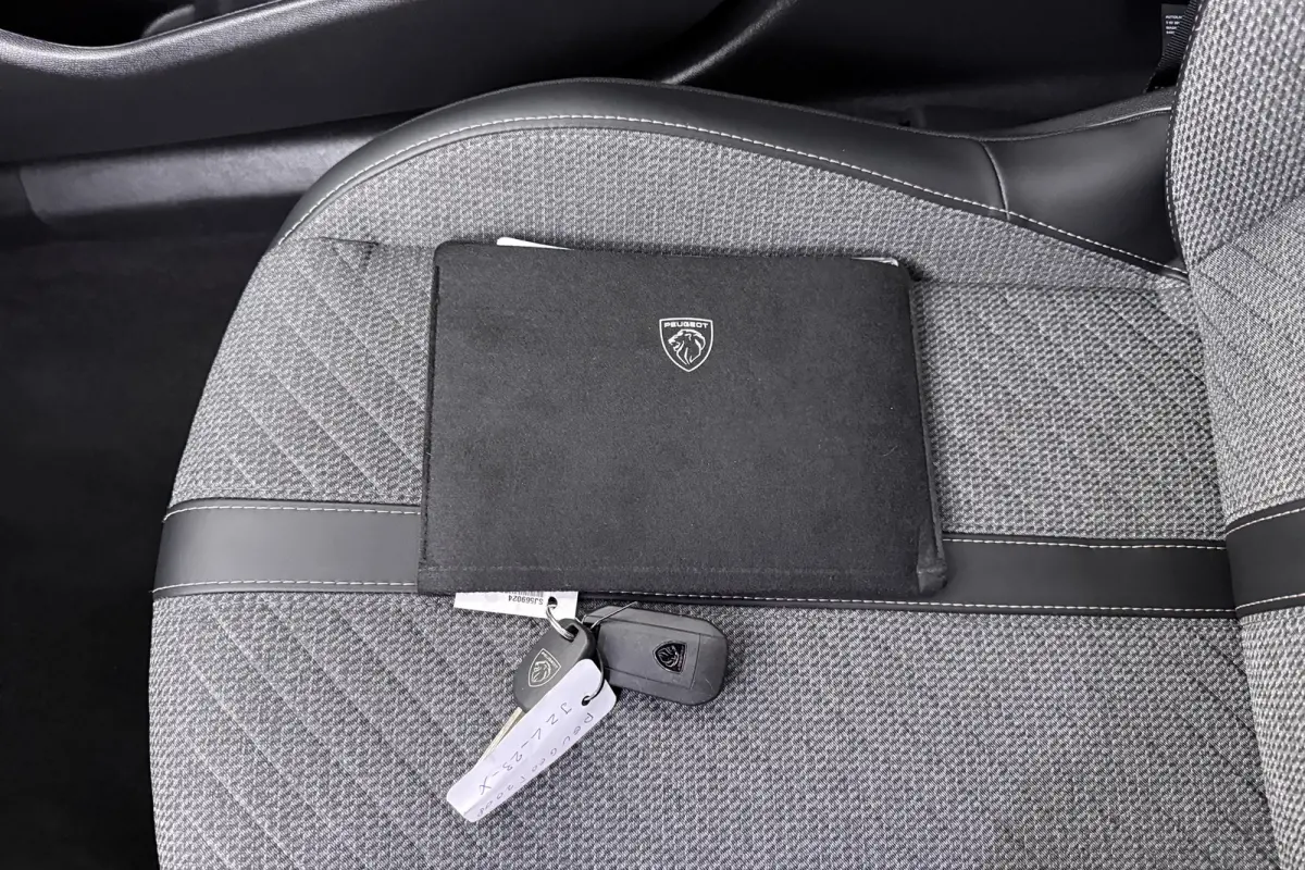 1.2 Aut. Hybrid Allure Half-Leder Carplay DAB 17' LMV