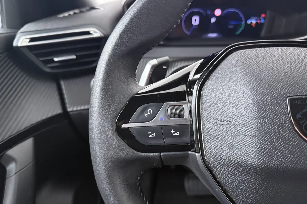 1.2 Aut. Hybrid Allure Half-Leder Carplay DAB 17' LMV