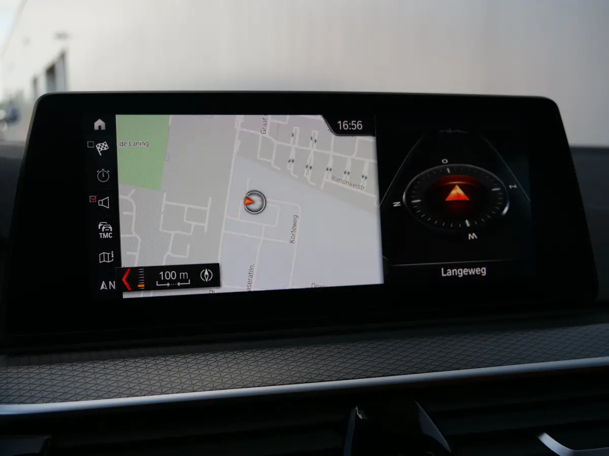 520i High Executive Edition 184 Pk automaat M-Sport / Pano-dak / Elek trekhaak / Camera