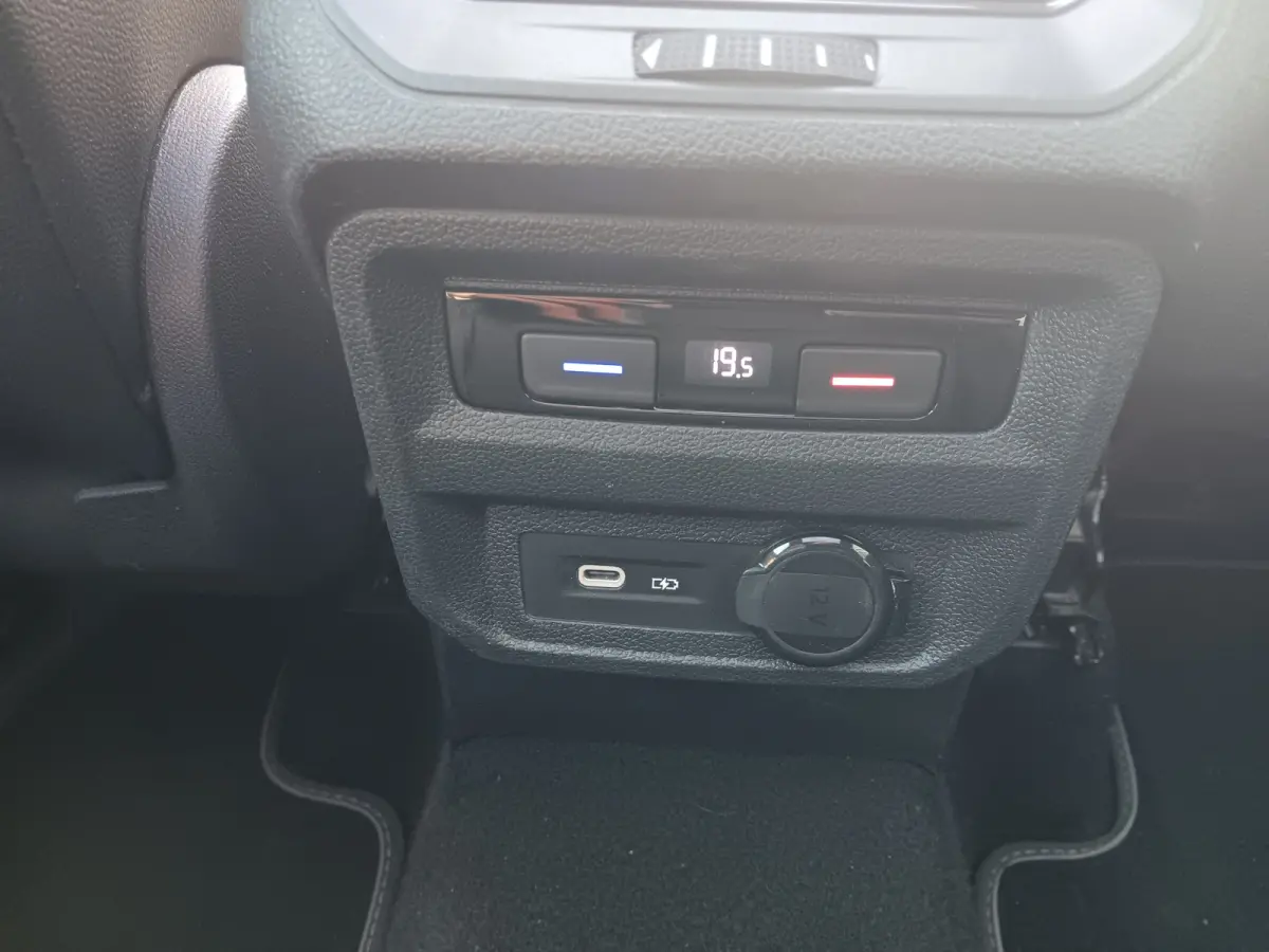 1.5 TSI R-Line 3x Business+|PANO|TREKH|ADAPTIVE|CARPLAY|1ste Eig|Dealeronderh.