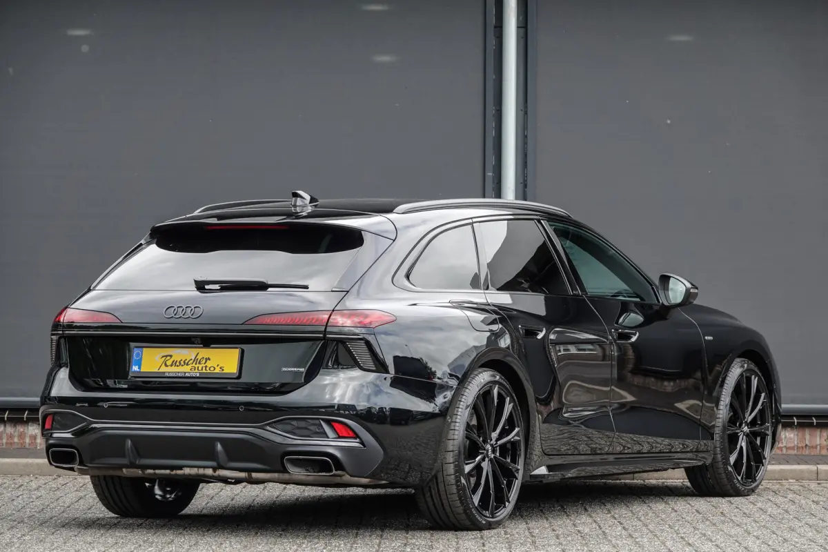 e-hybrid 299Pk | Quattro | MMI Bijrijdersdisplay | 360° Camera | AWD-Besturing | Midnight Green | 21''