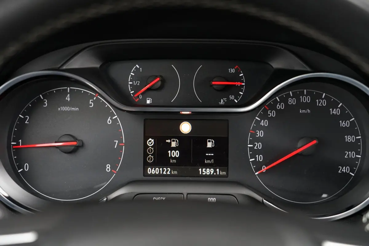 1.2 Turbo Elegance, NL, trekh. clima, LED, cam.
