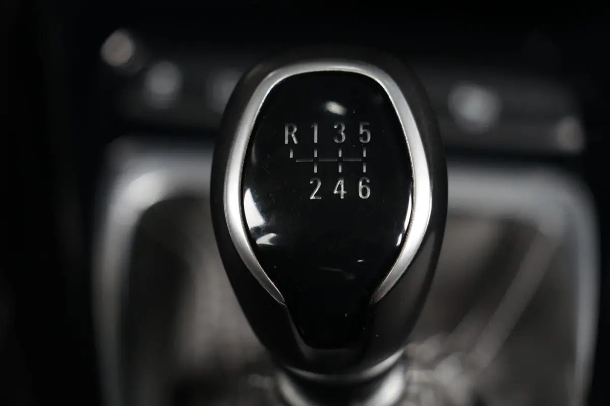 1.2 Turbo Elegance, NL, trekh. clima, LED, cam.