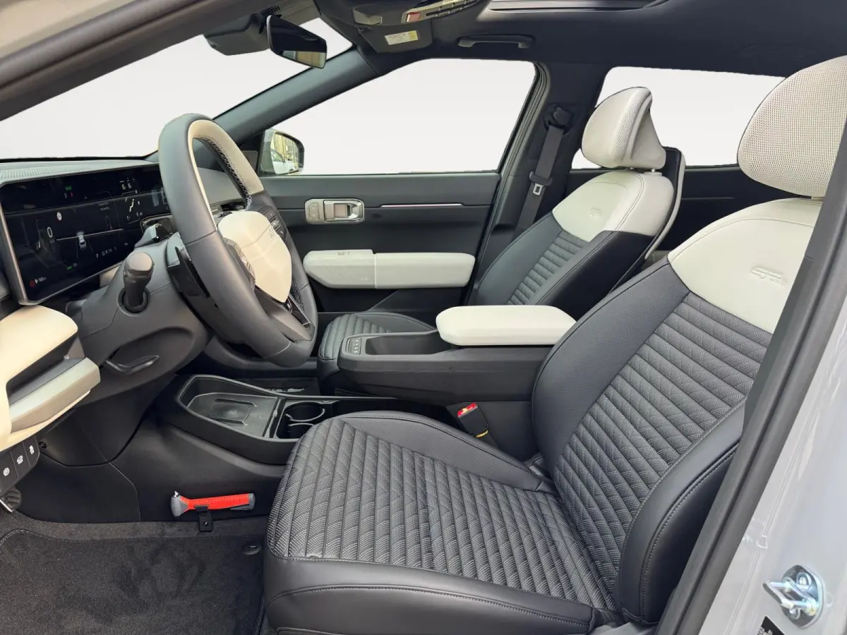 Hatchback GT-PlusLine 81.4 kWh Meest luxe uitvoering | Head-up display | 360°-camera | Stoelventilatie voorstoelen | Geheugenfunctie voor bestuurdersstoel | Fabrieksgarantie 2-10-2032 +3x 1