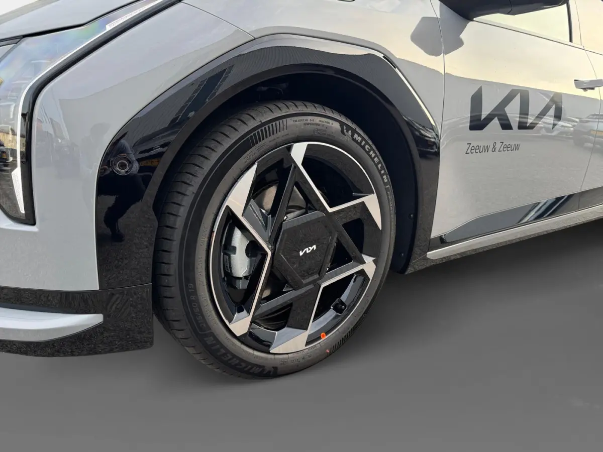 Hatchback GT-PlusLine 81.4 kWh Meest luxe uitvoering | Head-up display | 360°-camera | Stoelventilatie voorstoelen | Geheugenfunctie voor bestuurdersstoel | Fabrieksgarantie 2-10-2032 +3x 1