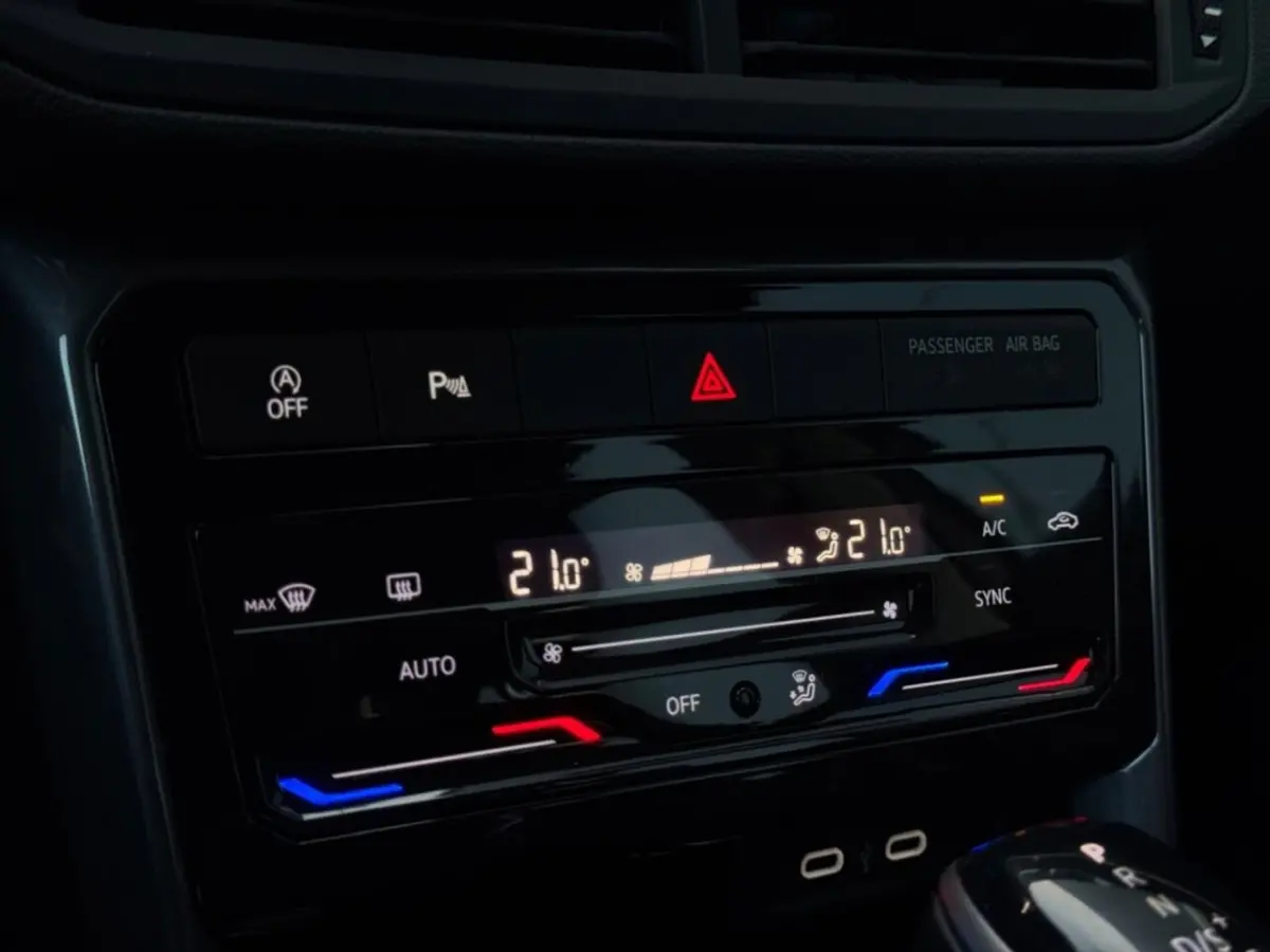 1.0 TSI 3x R-Line | LED | Dodehoek | Carplay