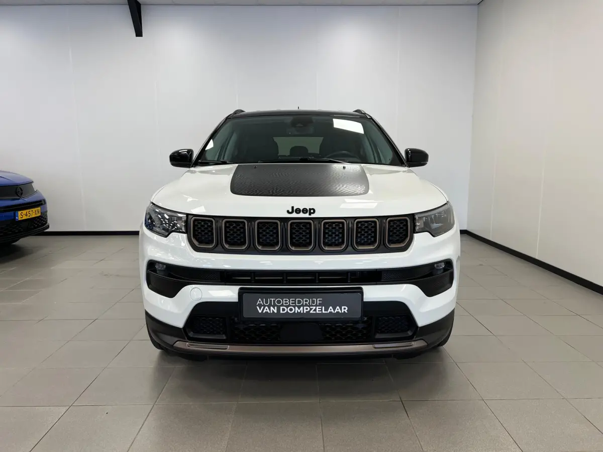 4xe 240 PK / PLUG-IN HYBRID ELECTRIC / UPLAND / NAVI / LEDER / STOEL-STUURVERW. /