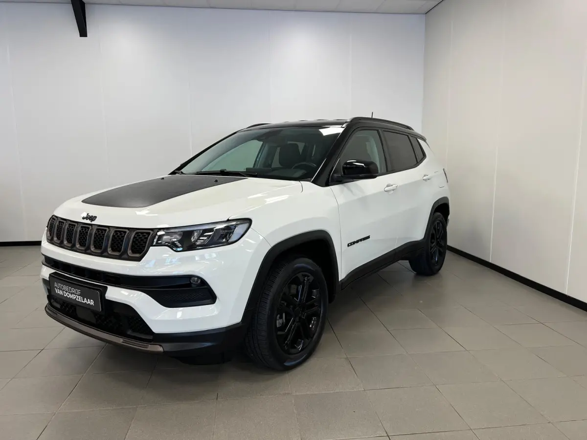 4xe 240 PK / PLUG-IN HYBRID ELECTRIC / UPLAND / NAVI / LEDER / STOEL-STUURVERW. /