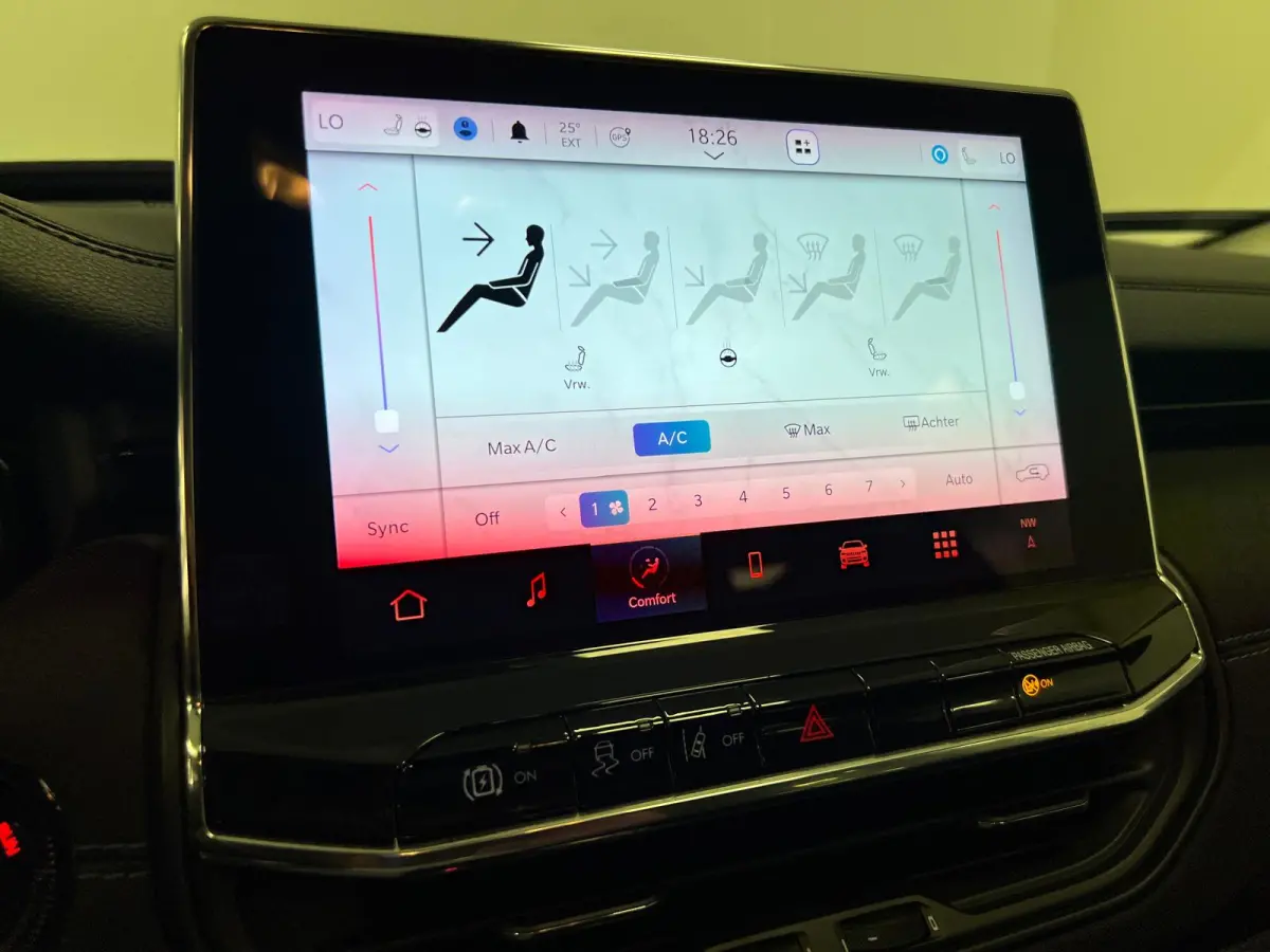 4xe 240 PK / PLUG-IN HYBRID ELECTRIC / UPLAND / NAVI / LEDER / STOEL-STUURVERW. /