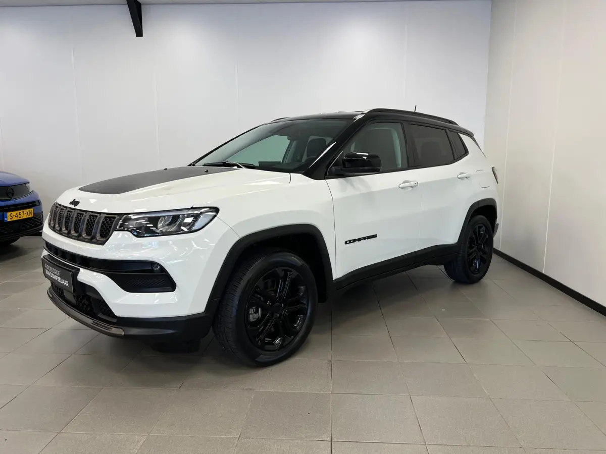 4xe 240 PK / PLUG-IN HYBRID ELECTRIC / UPLAND / NAVI / LEDER / STOEL-STUURVERW. /
