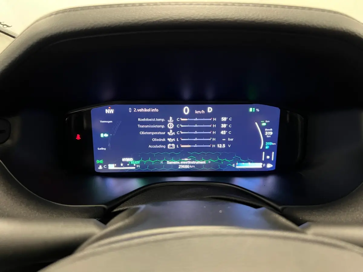 4xe 240 PK / PLUG-IN HYBRID ELECTRIC / UPLAND / NAVI / LEDER / STOEL-STUURVERW. /