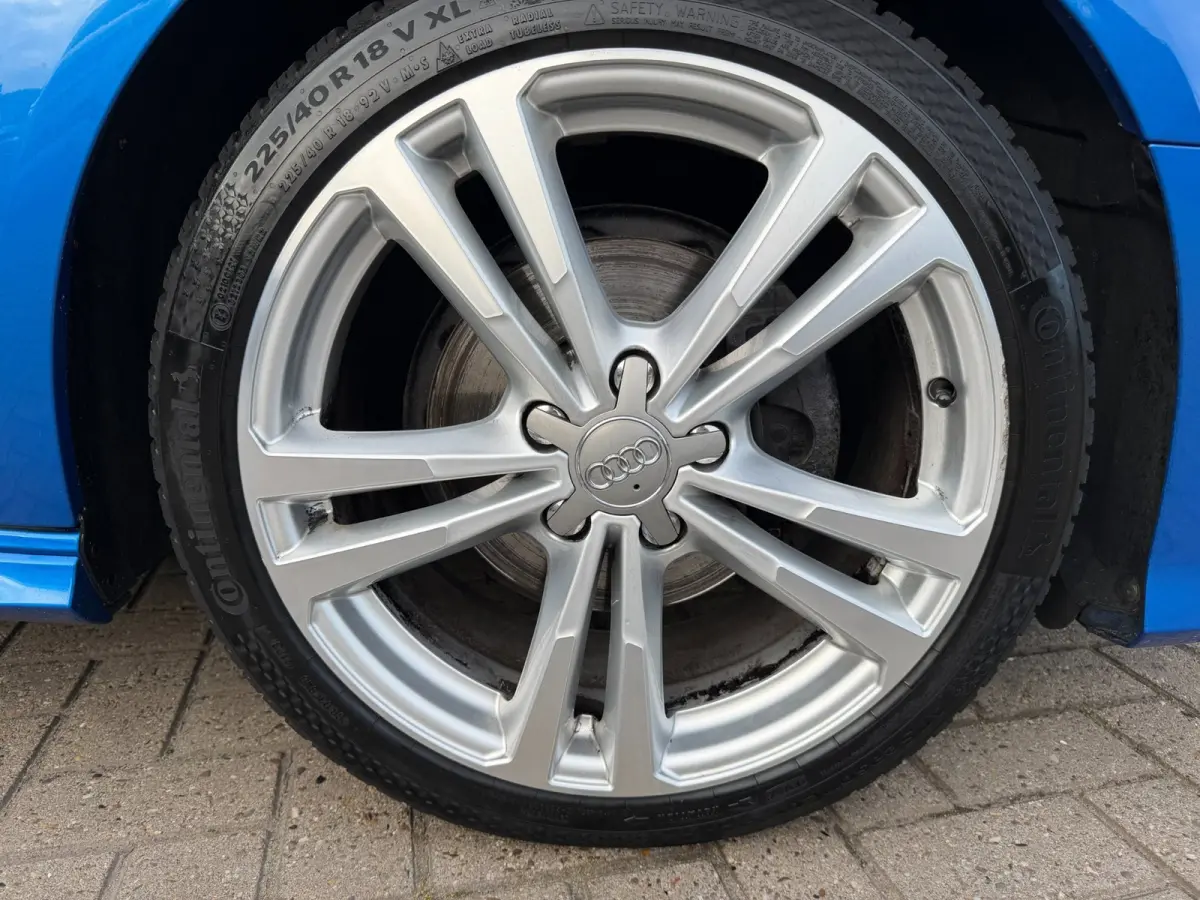 1.0 TFSI Sport S Line Edition