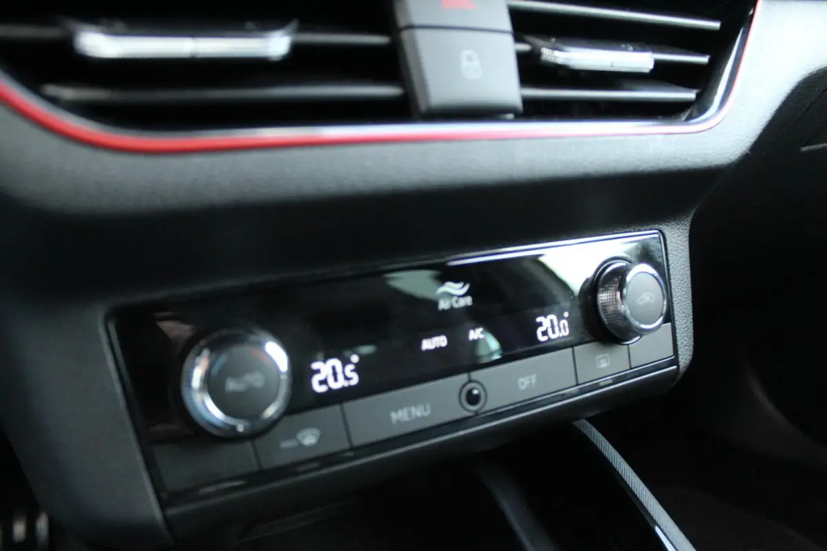 1.0 TSI Sport Business