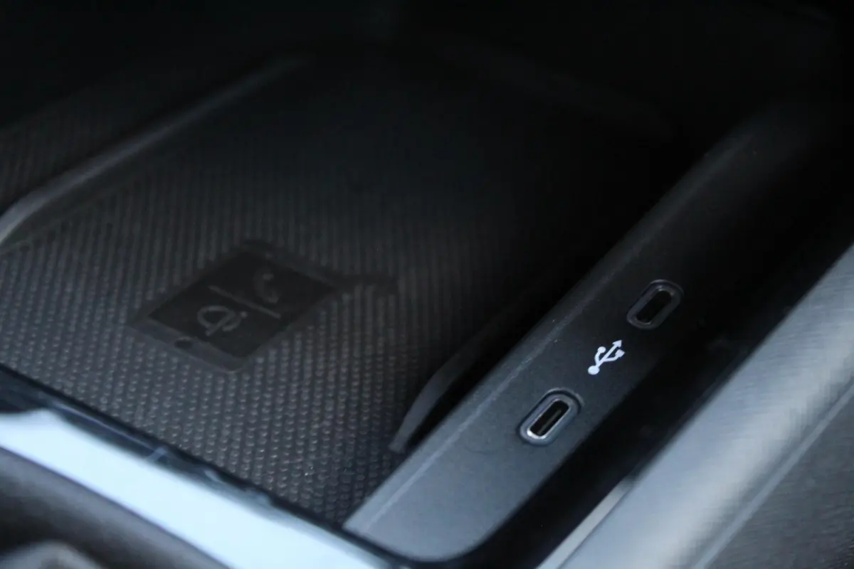 1.0 TSI Sport Business