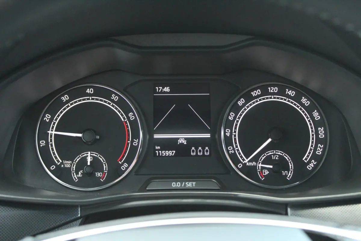 1.0 TSI Sport Business