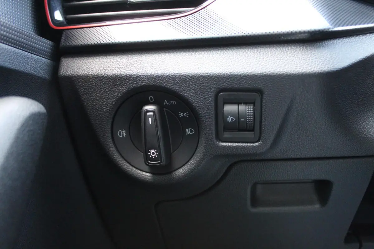1.0 TSI Sport Business