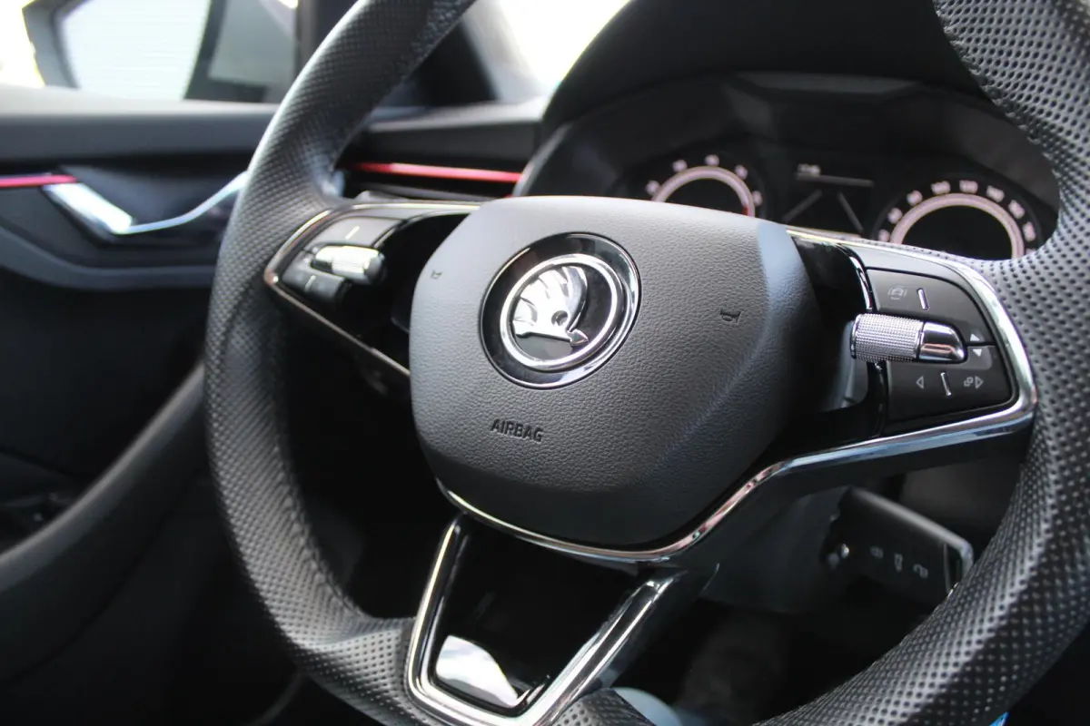 1.0 TSI Sport Business