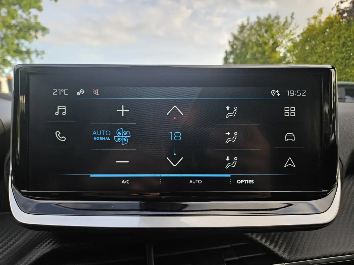 1.2 Hybrid 136 Style Carplay! LED! Automaat! Cruise Control! Mooie/Nette Auto!