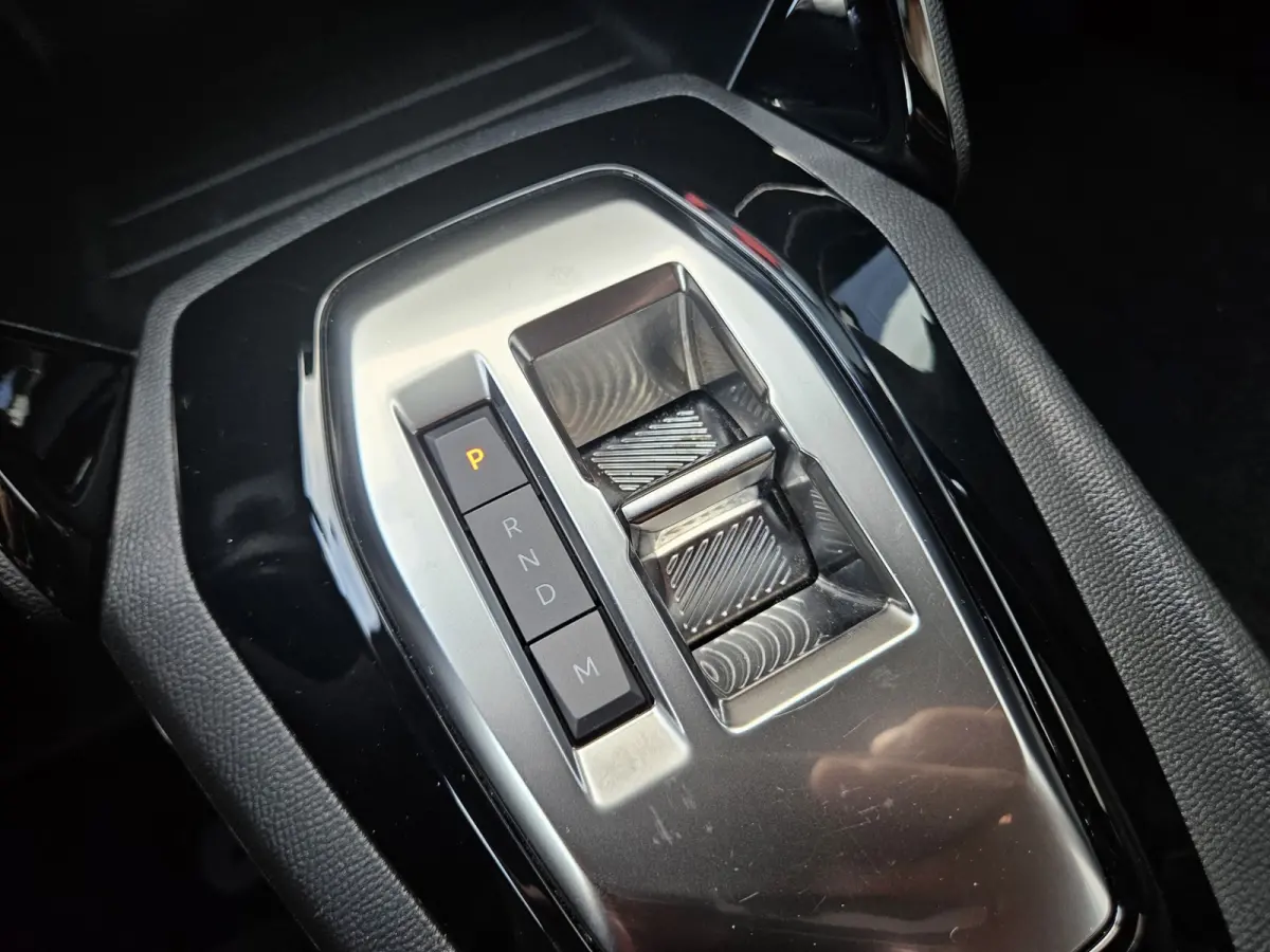 1.2 Hybrid 136 Style Carplay! LED! Automaat! Cruise Control! Mooie/Nette Auto!