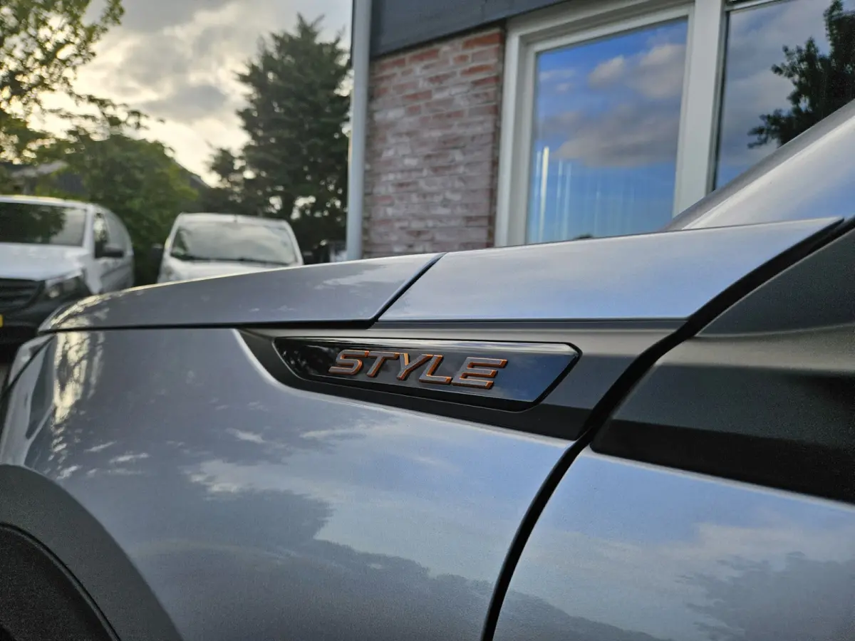 1.2 Hybrid 136 Style Carplay! LED! Automaat! Cruise Control! Mooie/Nette Auto!