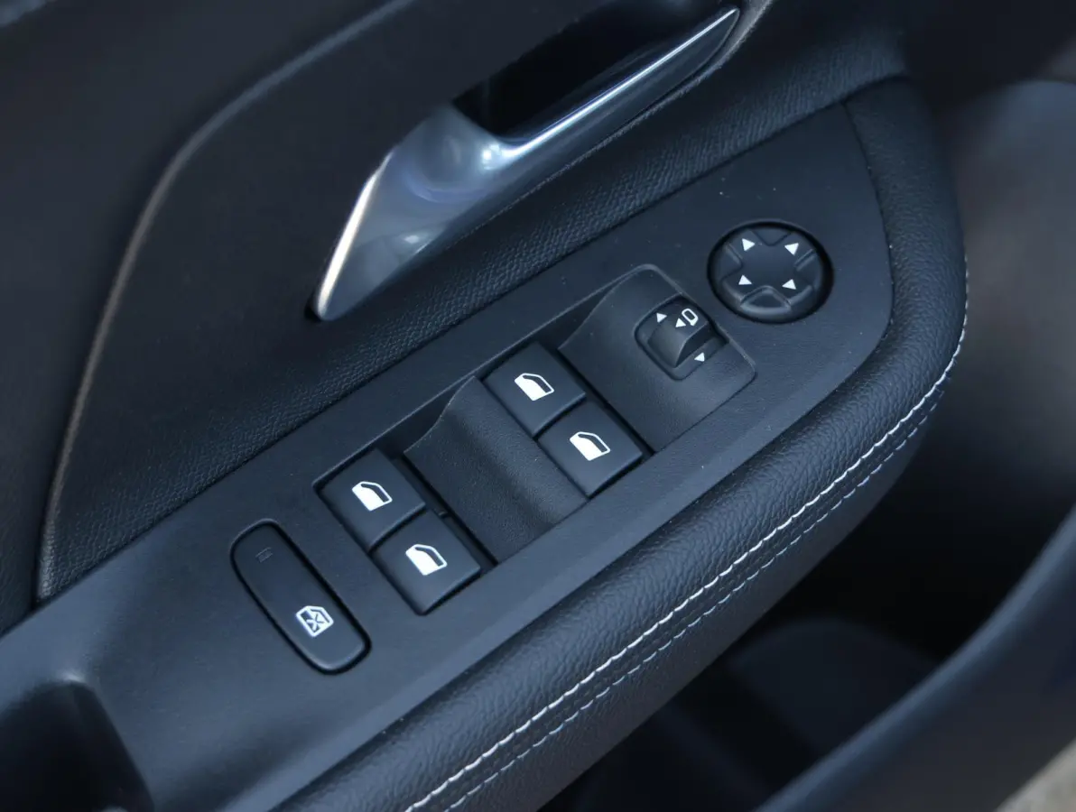 1.2 Turbo Hybrid GS 1ste Eigenaar | Stuurverwarming | FULL LED | Camera | Privacy Glass | AppleCarPlay/AndroidAuto | Navigatie | Keyless | Isofix |