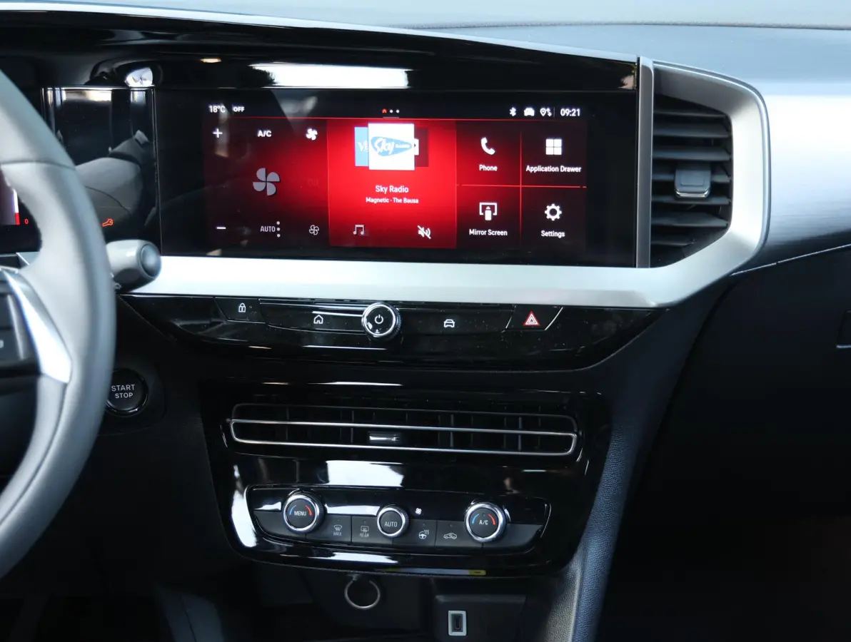 1.2 Turbo Hybrid GS 1ste Eigenaar | Stuurverwarming | FULL LED | Camera | Privacy Glass | AppleCarPlay/AndroidAuto | Navigatie | Keyless | Isofix |